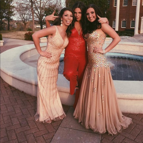 Prom dress - Picture 3 of 4